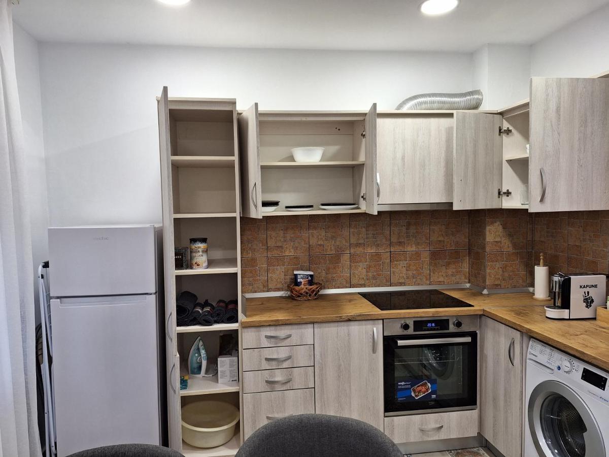 Black Eagle Central Unirii Square, 2 King Size Bedrooms, Free Private Parking أرادايا المظهر الخارجي الصورة